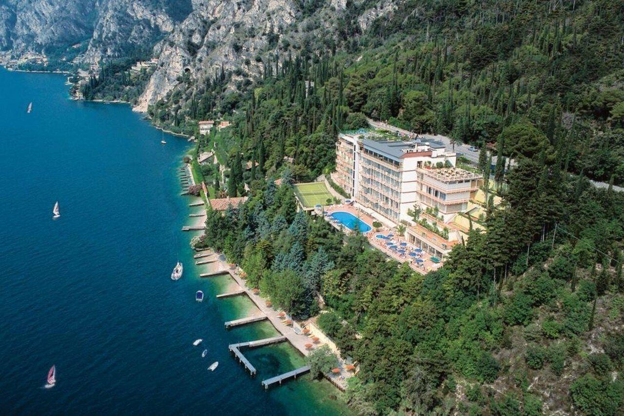 Hotel Astor Лимоне-суль-Гарда Экстерьер фото
